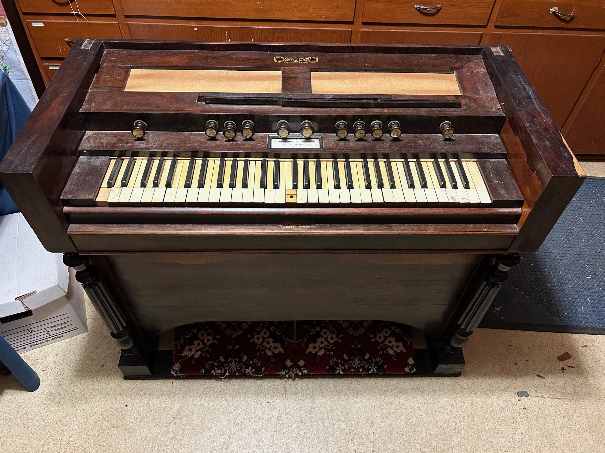 harmonium Bennett.jpg