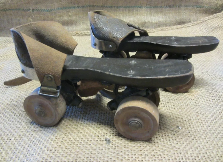 Vineyard roller skates.png